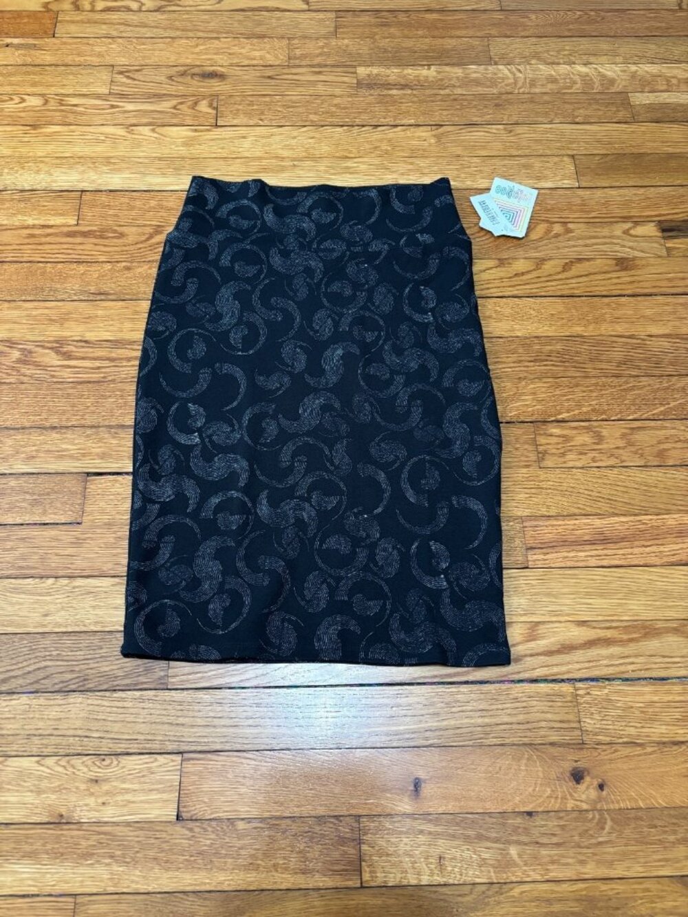 LuLaRoe Womens Cassie Skirt Size Small Black Stretch Pull On Swirl Pattern NWT